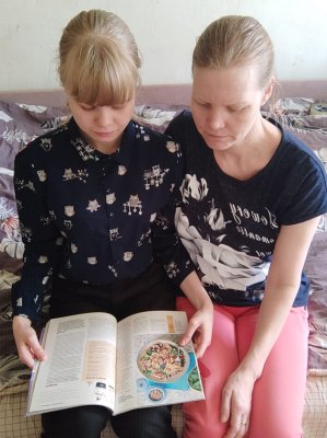 Семья Кисловой Анастасии присоединяется к Сетевой Акции к Общероссийскому Дню библиотек «Семейное чтение сближает поколения!»