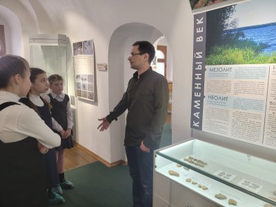 4 апреля обучающиеся 6, 7 и 9 классов посетили "Археологическую экспозицию" историко-архитектурного музея г.Гороховец.